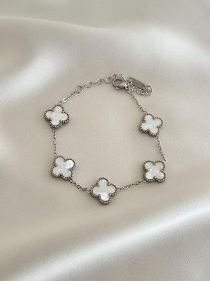 CLOVER | ZILVER/WIT ARMBAND